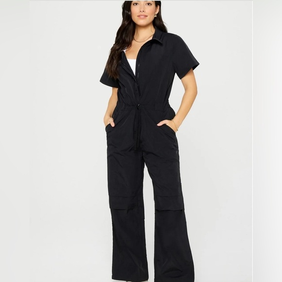 NWT, Fabletics, Woven Flight Suit, Black, Extra Small, regular inseam - Picture 1 of 3